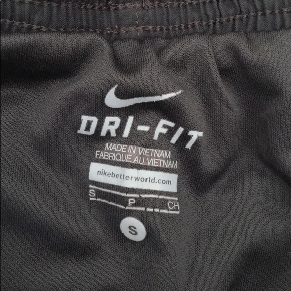 NIKE RUNNING SHORTS - Picture 3 of 3